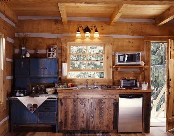 4-tiny-cabin-kitchen-600x471