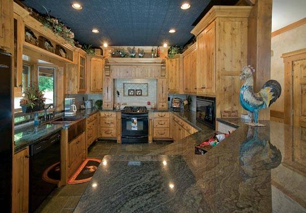 custom-crafted-lakefront-cabin-kitchen1