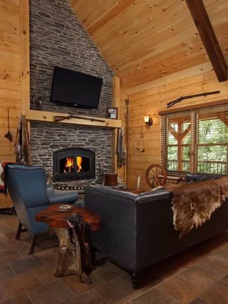 Valley View Log - Living Room - Timberhaven