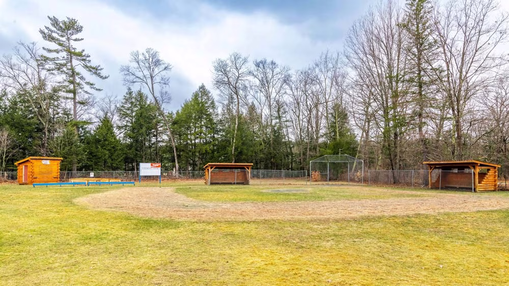 Dugouts-4_11868_2025-07-22_13-23