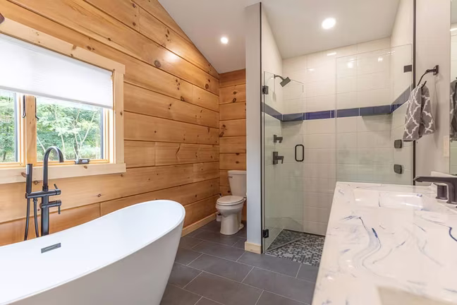 Grand Summit Log - Master Bath - Timberhaven